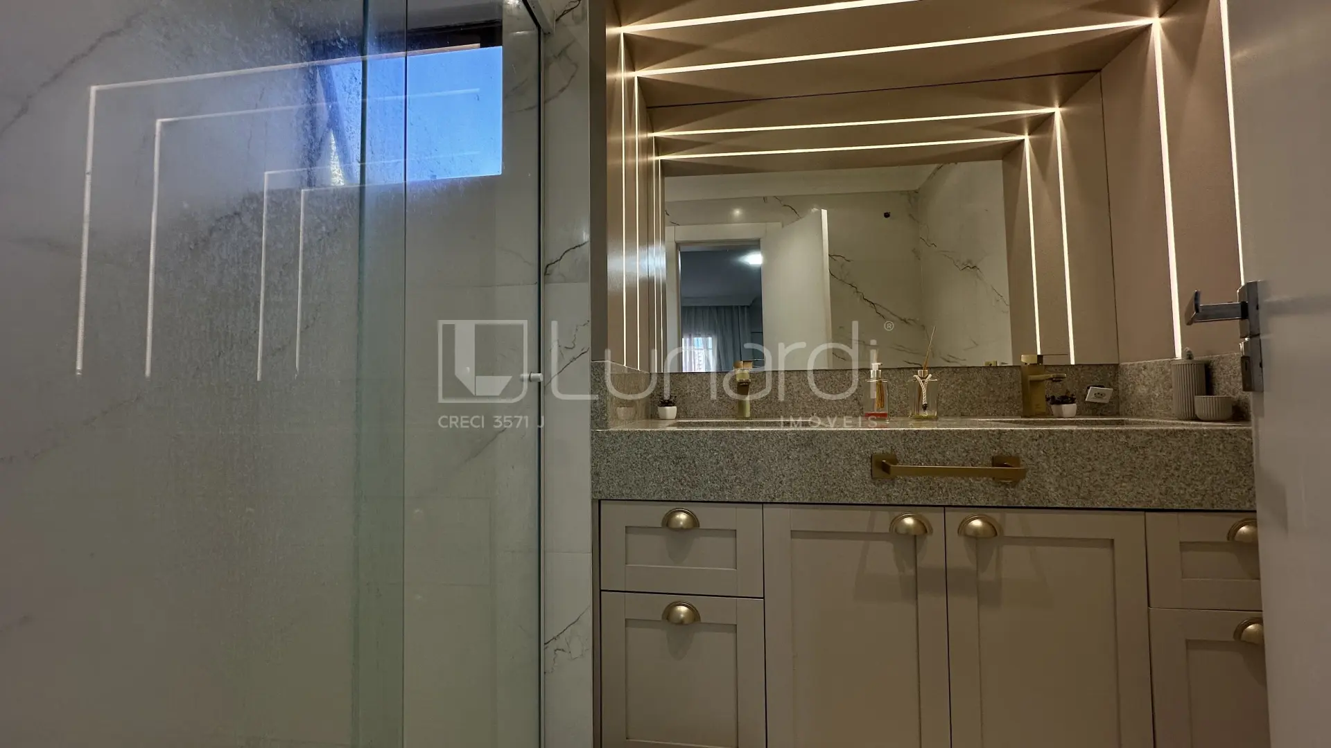 Foto Apartamento com 3 Dormitórios