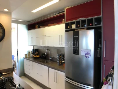 Foto Apartamento com 2 Dormitórios