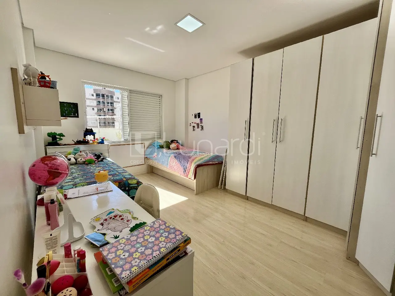 Foto Apartamento com 3 Suítes