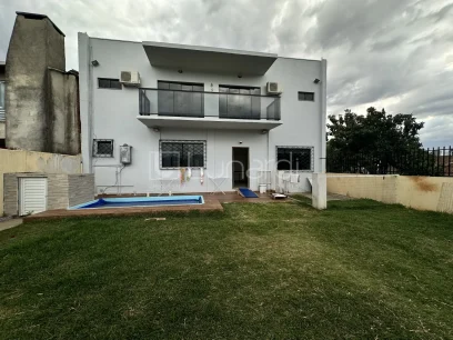 Foto Casa com 3 Dormitórios