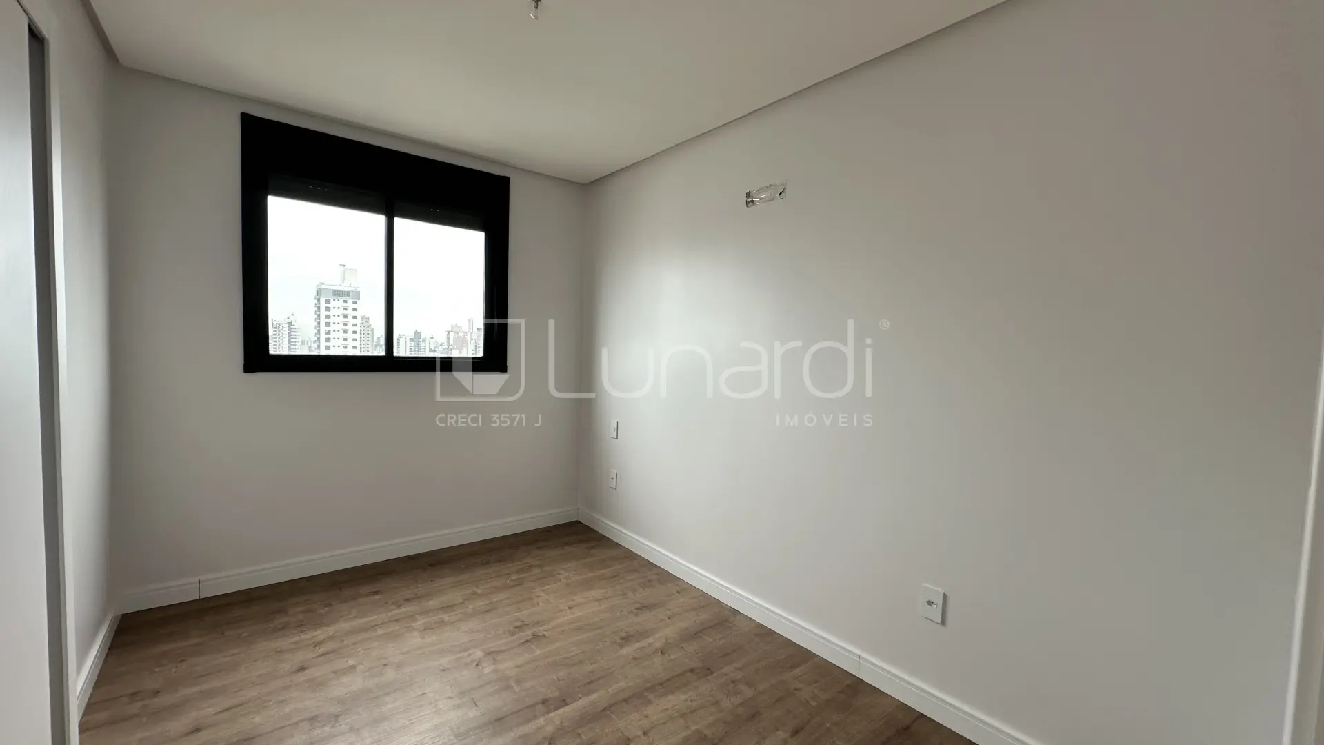 Foto Apartamento com 3 Dormitórios