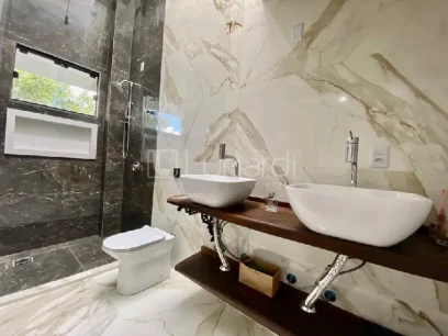 Foto Casa com 4 Suítes