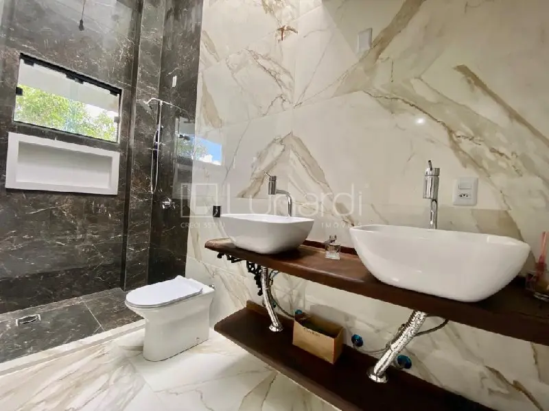 Foto Casa com 4 Suítes