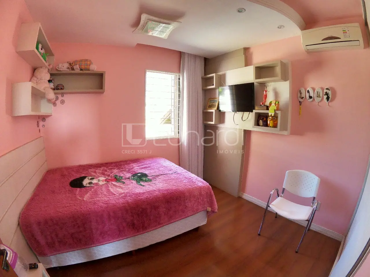 Foto Casa com 5 Dormitórios