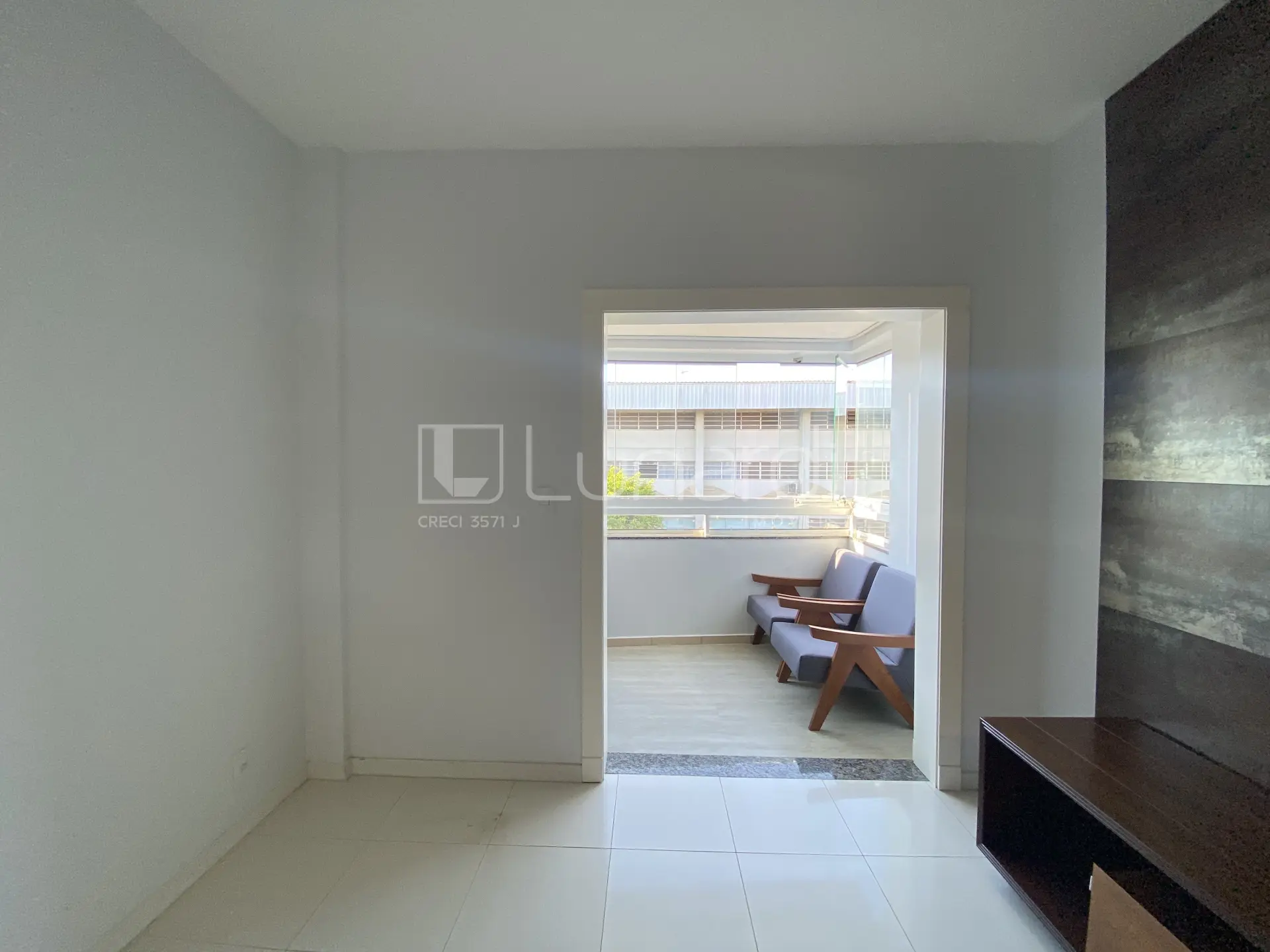 Foto Apartamento com 2 Dormitórios