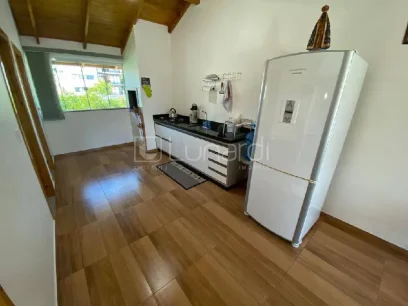 Foto Casa com 3 Dormitórios
