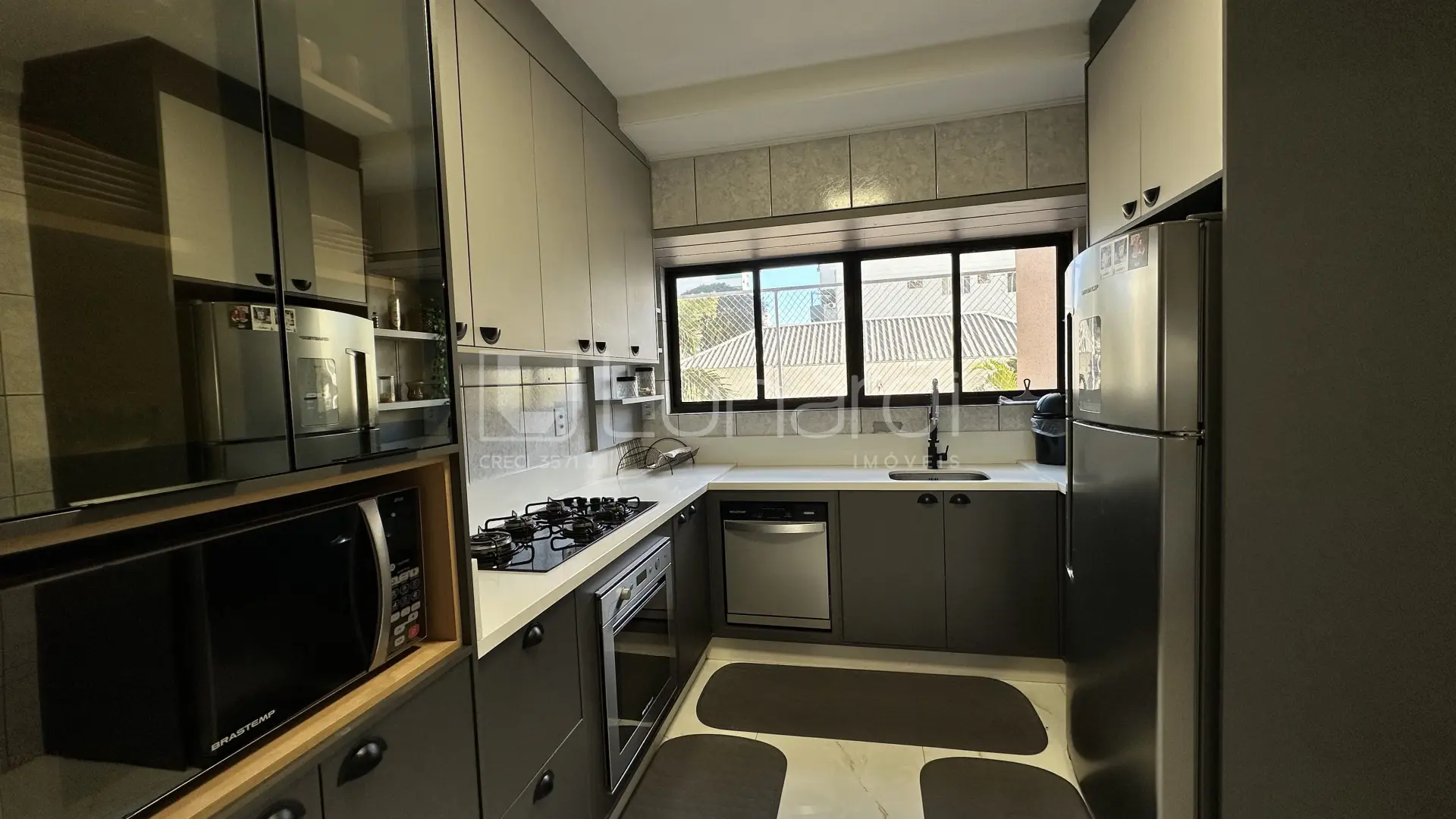 Foto Apartamento com 3 Dormitórios