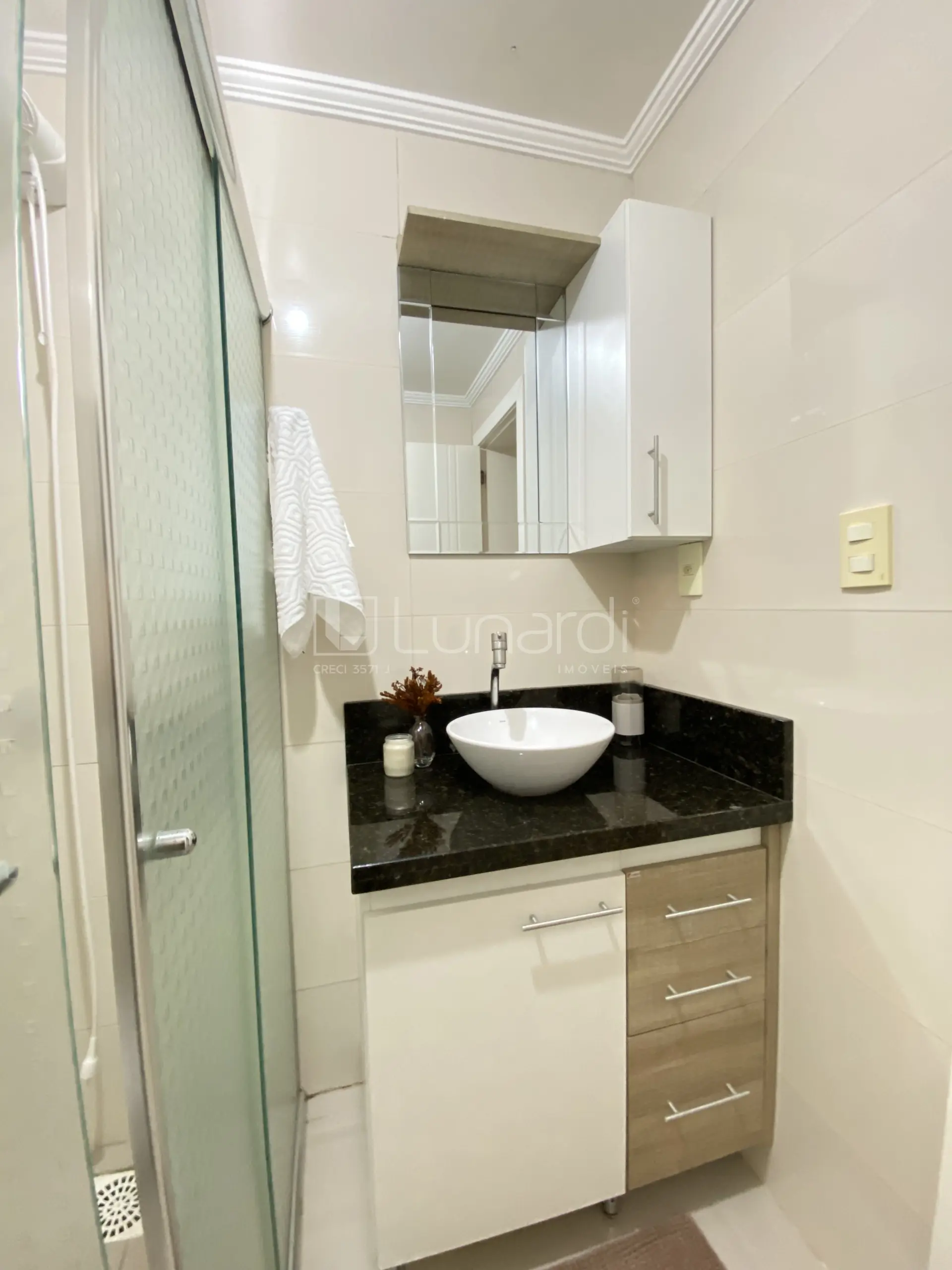 Foto Apartamento com 2 Dormitórios