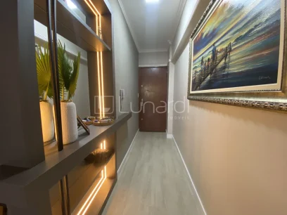 Foto Apartamento com 4 Dormitórios