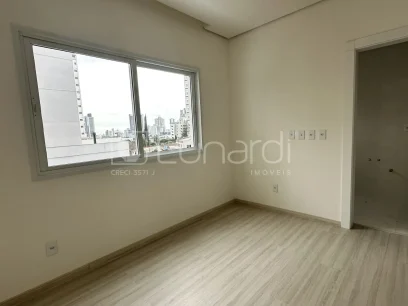 Foto Apartamento com 4 Dormitórios