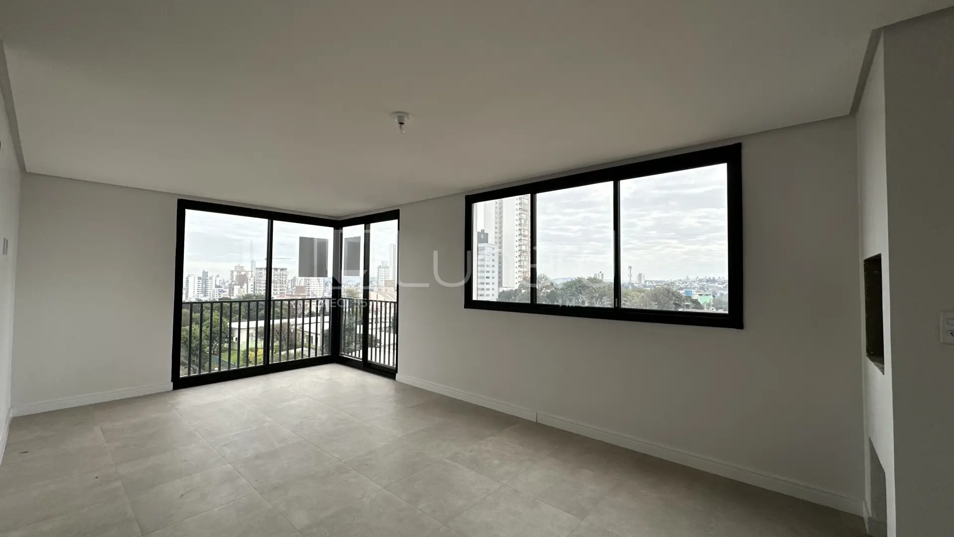 Apartamento à venda com 3 dormitórios, 3 banheiros, 2 vagas de garagens e 106m² de área privativa no bairro Presidente Médici