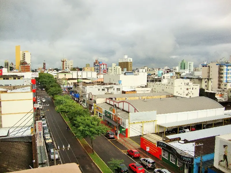 Apartamento à venda com 5 dormitórios, 3 banheiros, 2 vagas de garagens e 243m² de área privativa no bairro Centro