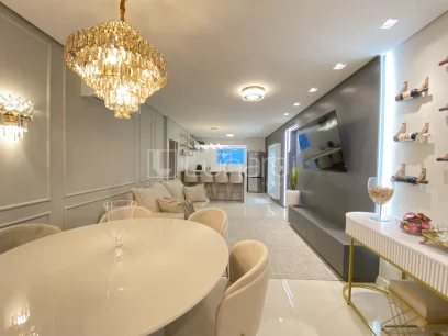 Foto Apartamento com 2 Dormitórios