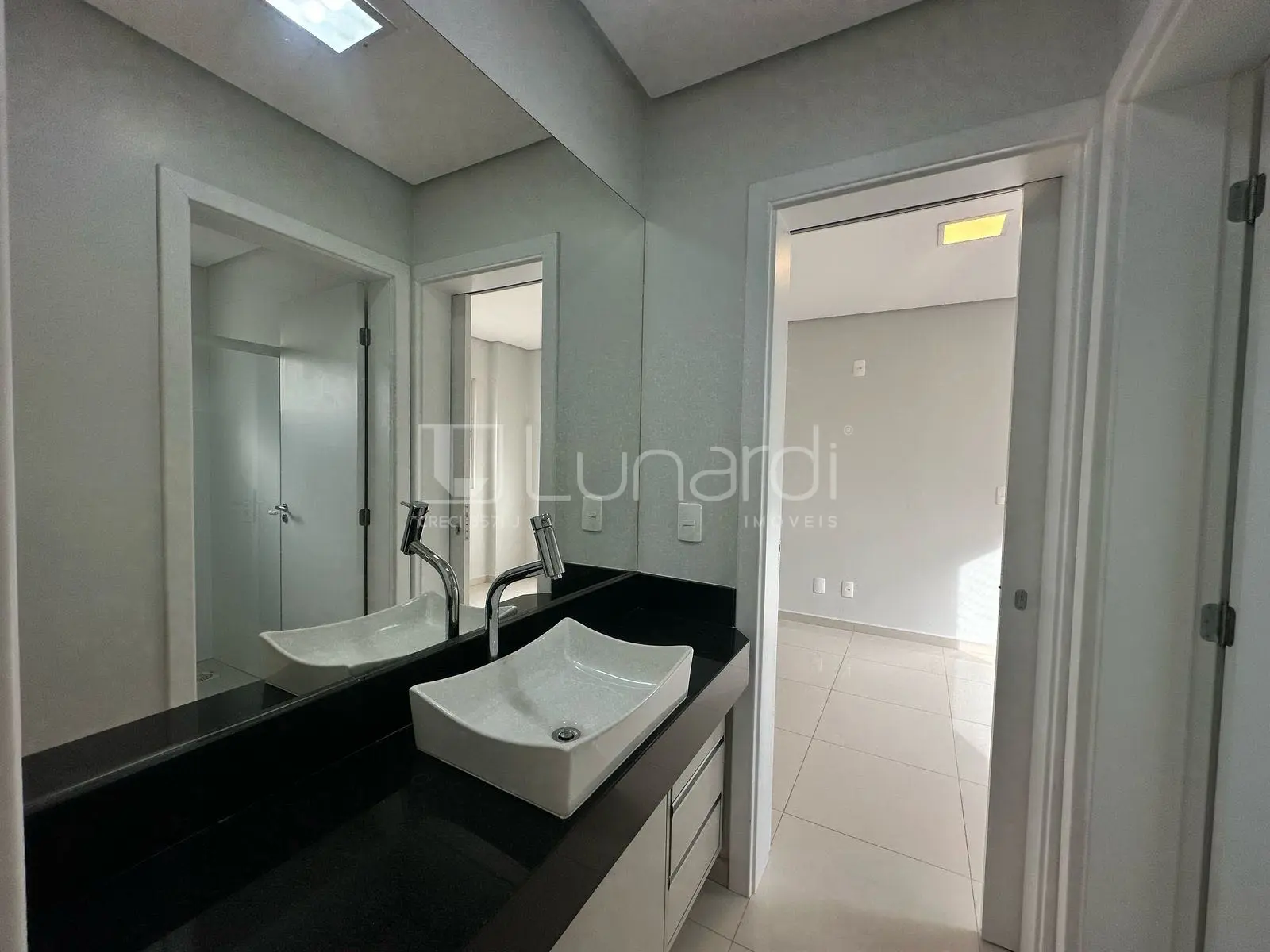 Foto Apartamento com 3 Dormitórios