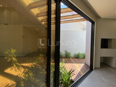 Foto Casa com 3 Suítes