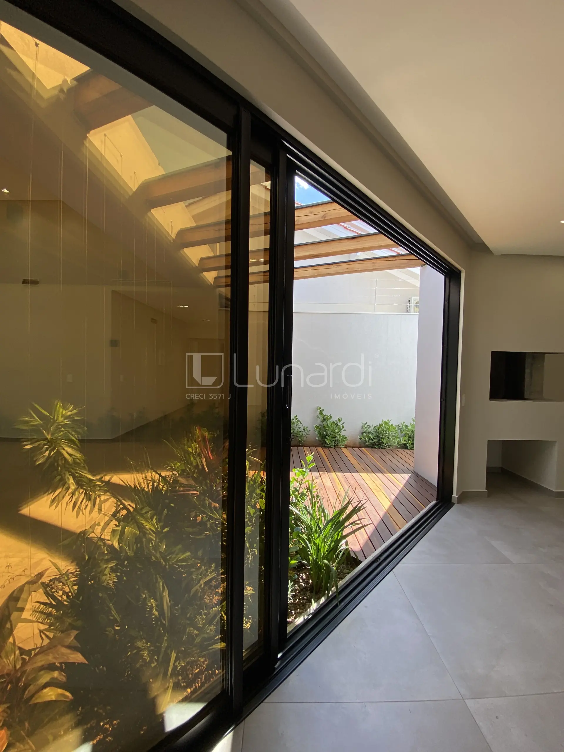 Foto Casa com 3 Suítes