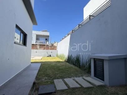 Foto Casa com 3 Dormitórios