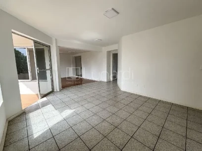 Foto Apartamento com 4 Dormitórios