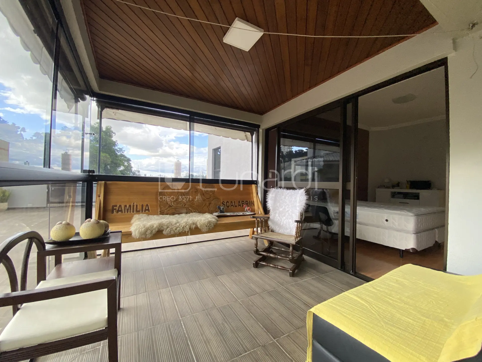 Foto Apartamento com 3 Dormitórios