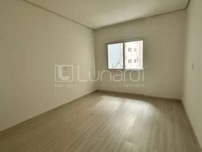 Foto Apartamento com 4 Dormitórios