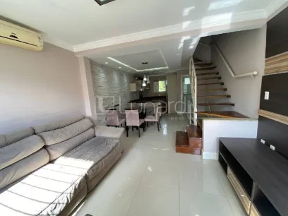 Foto Sobrado com 2 Suítes