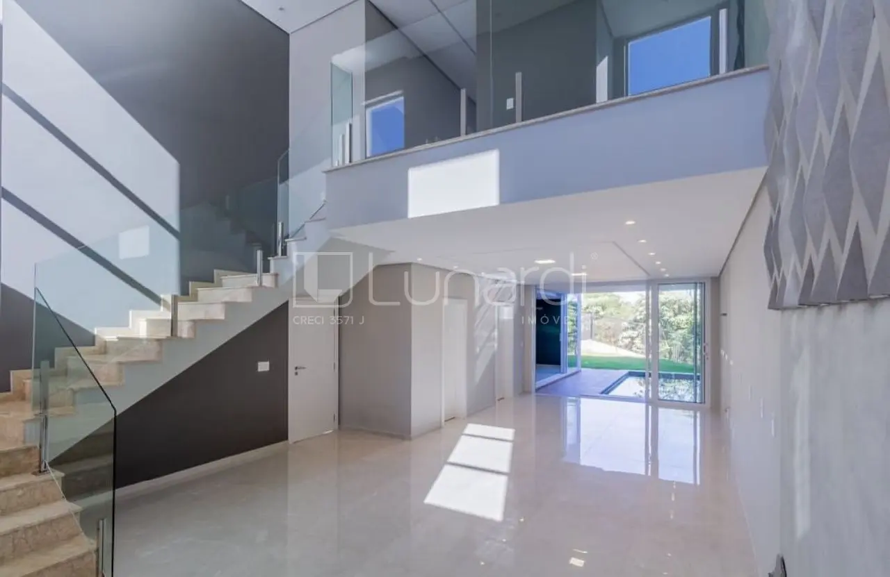 Foto Sobrado com 3 Suítes