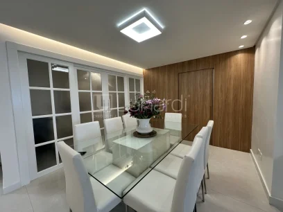 Foto Apartamento com 3 Dormitórios