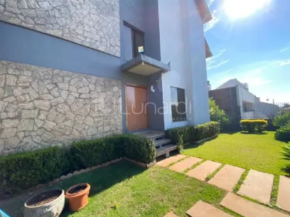 Foto Casa com 3 Dormitórios