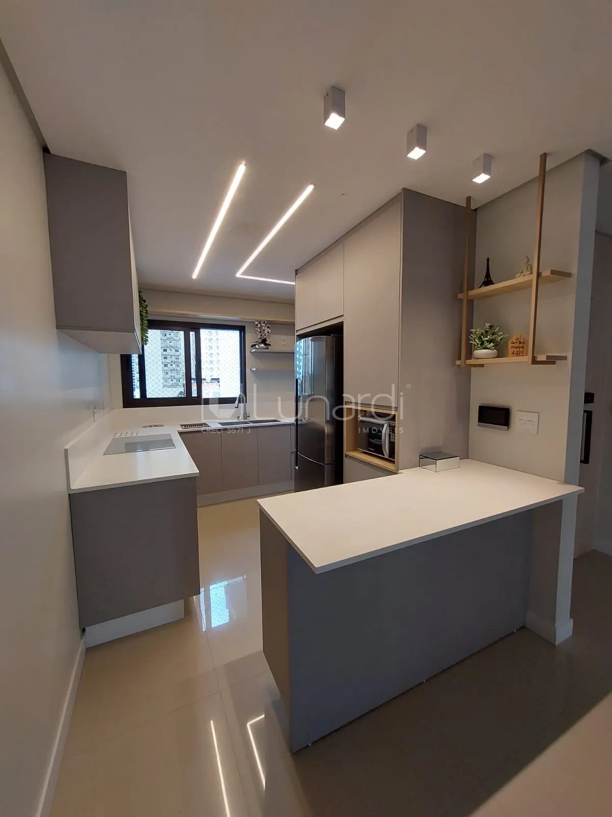 Foto Apartamento com 3 Suítes