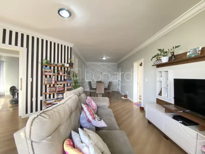 Foto Apartamento com 3 Dormitórios