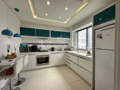 Foto Apartamento com 2 Dormitórios