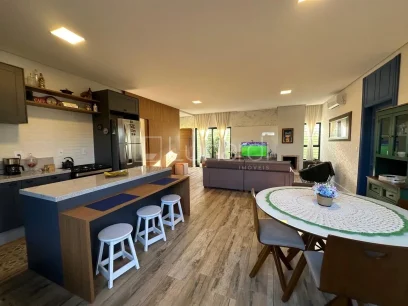 Foto Casa com 3 Dormitórios