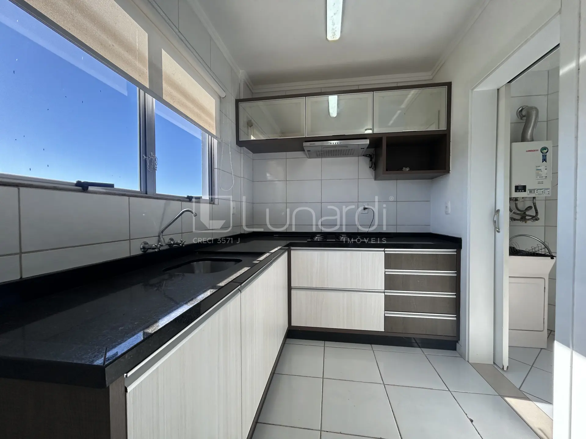 Foto Apartamento com 2 Dormitórios