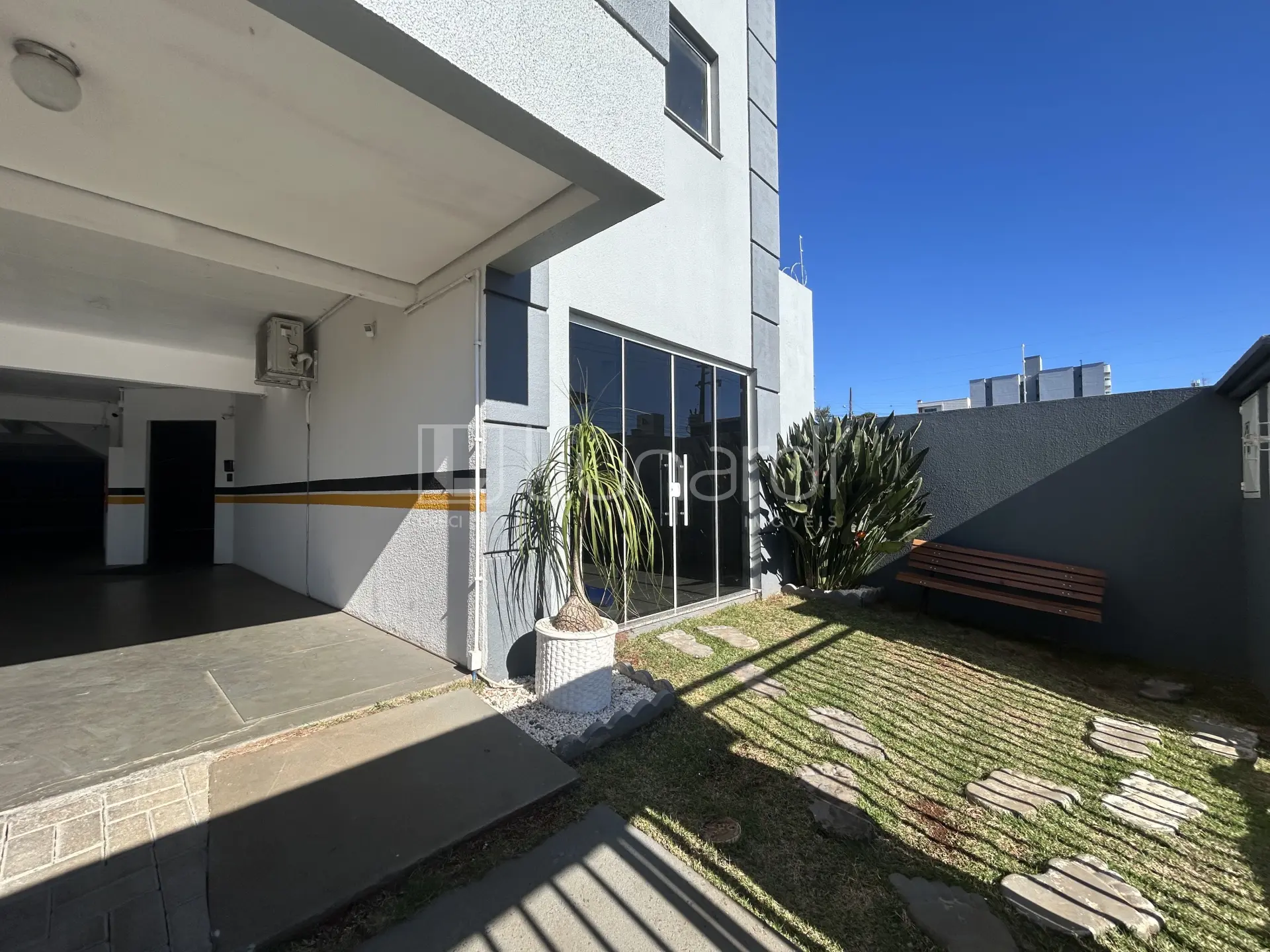 Foto Apartamento com 2 Dormitórios