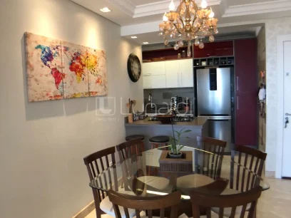 Foto Apartamento com 2 Dormitórios