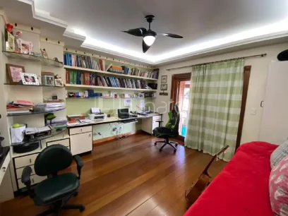 Foto Casa com 3 Dormitórios