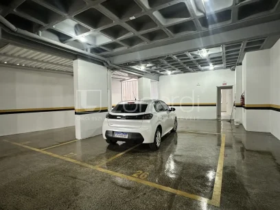 Foto Apartamento com 4 Dormitórios