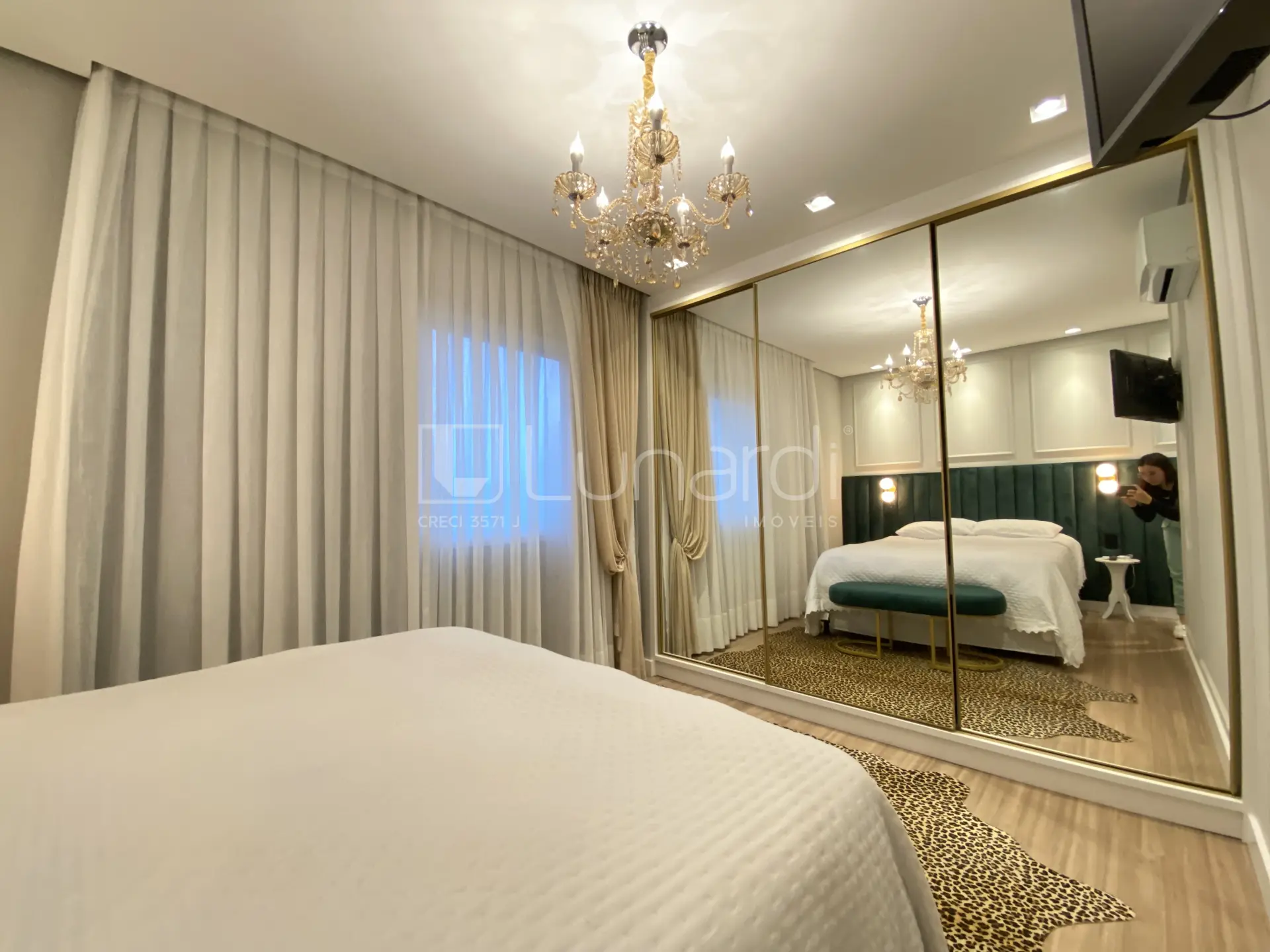 Foto Apartamento com 2 Dormitórios