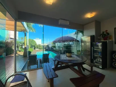 Foto Casa com 4 Dormitórios