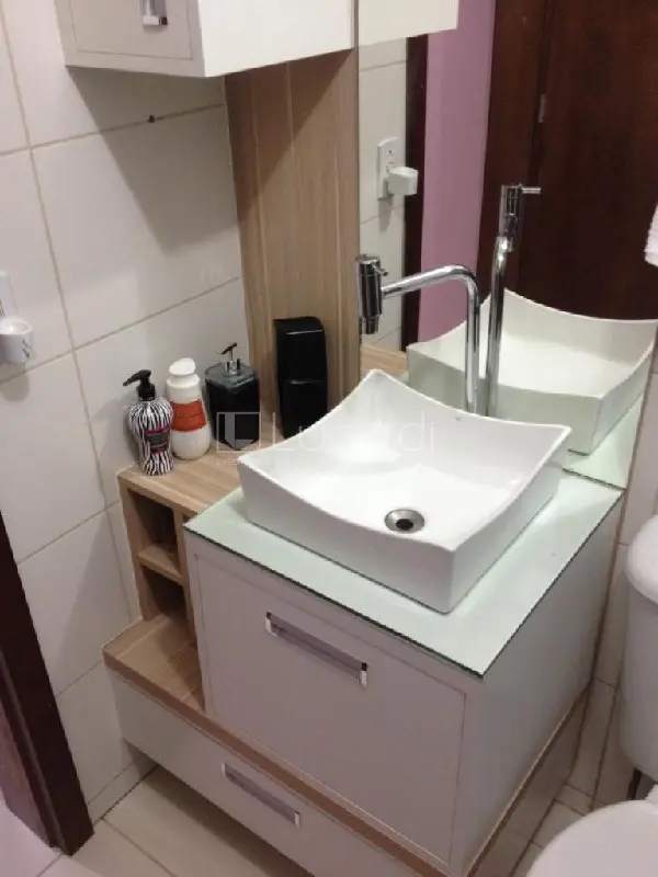 Foto Apartamento com 2 Dormitórios