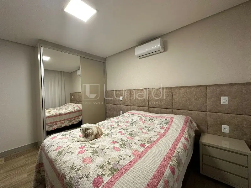 Foto Casa com 4 Dormitórios