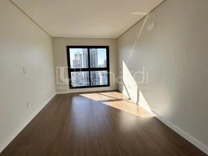 Foto Apartamento com 3 Suítes