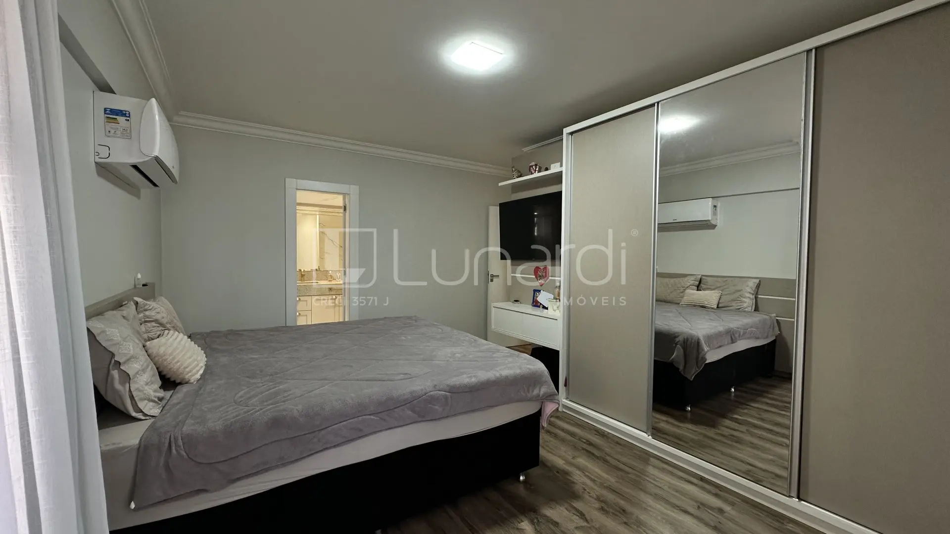 Foto Apartamento com 3 Dormitórios