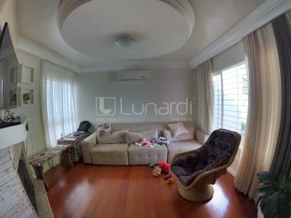 Foto Casa com 5 Dormitórios