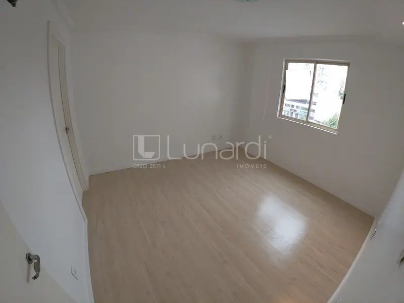 Foto Apartamento com 3 Dormitórios