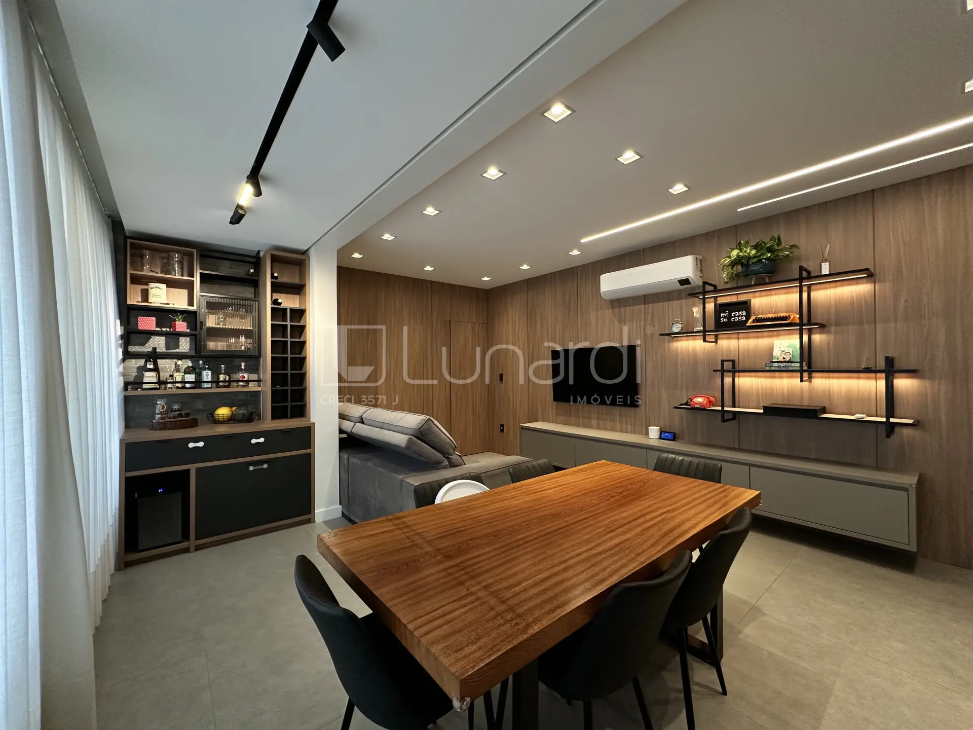 Foto Apartamento com 3 Dormitórios