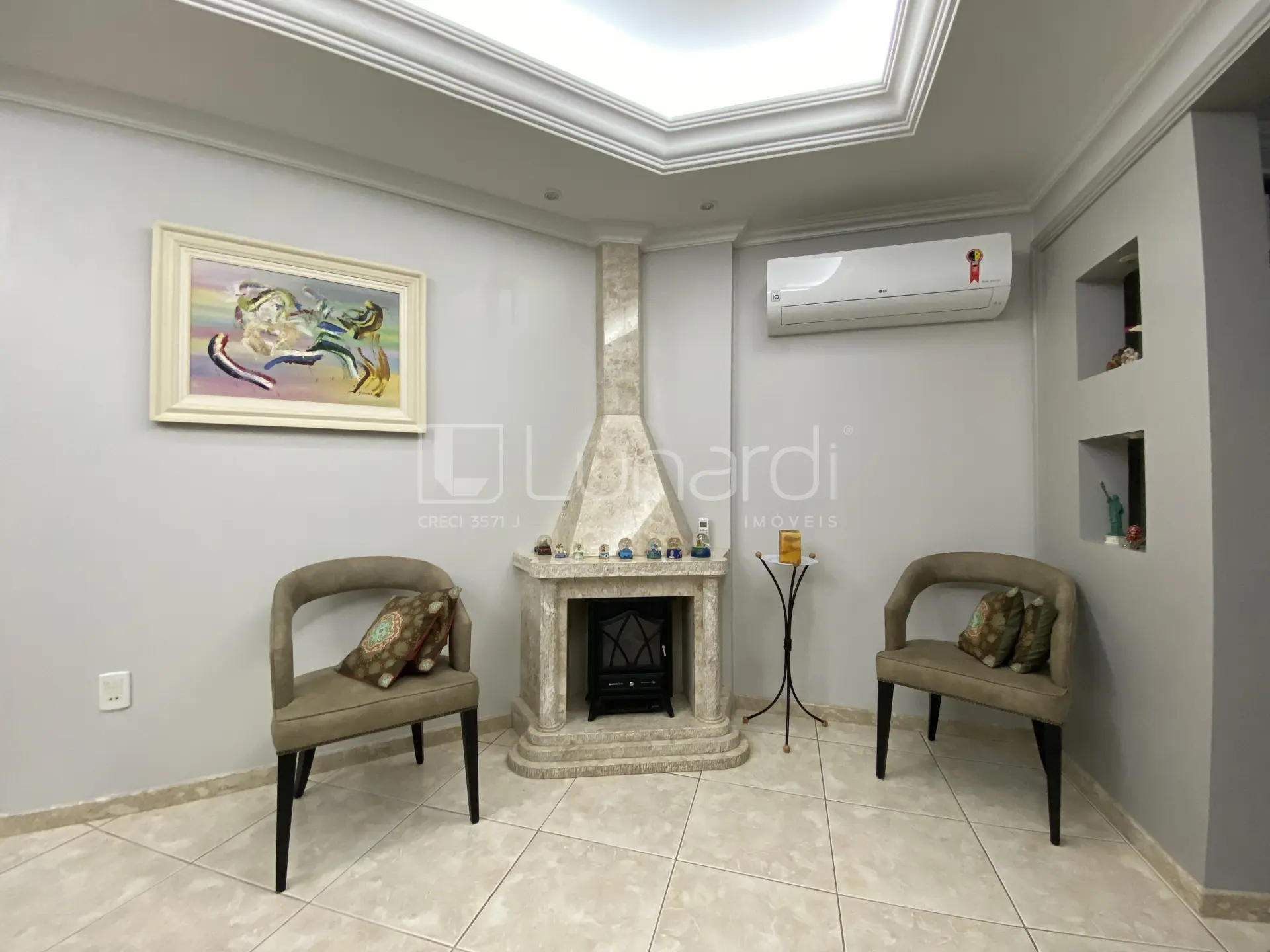 Foto Apartamento com 3 Dormitórios