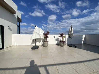 Foto Apartamento com 2 Dormitórios