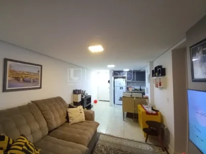 Foto Apartamento com 2 Dormitórios