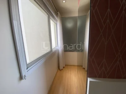 Foto Apartamento com 2 Dormitórios